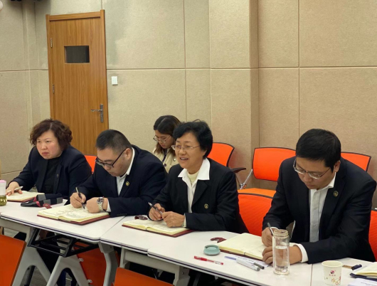分校教职员工踊跃发言.jpg 分校教职员工踊跃发言.jpg