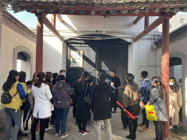参观照片2.jpg 参观照片2.jpg