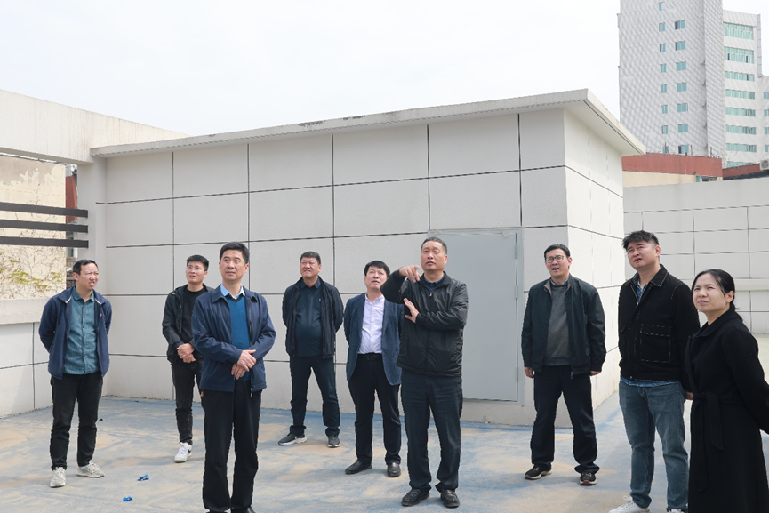 张彦庆校长一行赴直属三分校五味什字校区开展调研